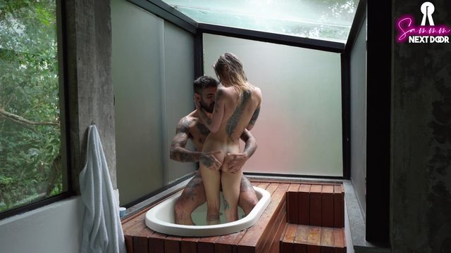 Рискованный секс в СПА салоне – это так заводит