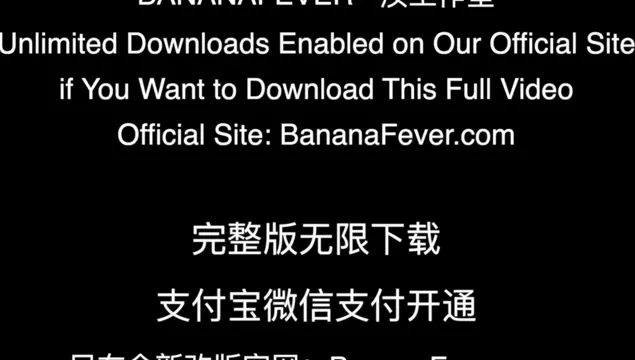 Молодая азиатская сестра радостно скачет на члене китайского брата