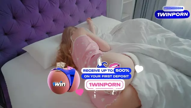 Утренний секс с камшотом на лицо – отличное начало дня!