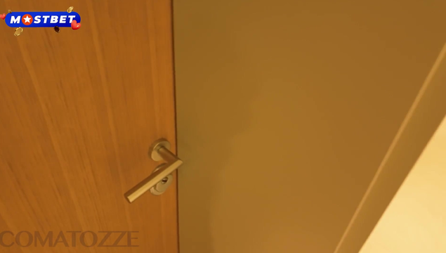 Грудастая студентка отдалась хозяину квартиры, чтобы не платить за аренду