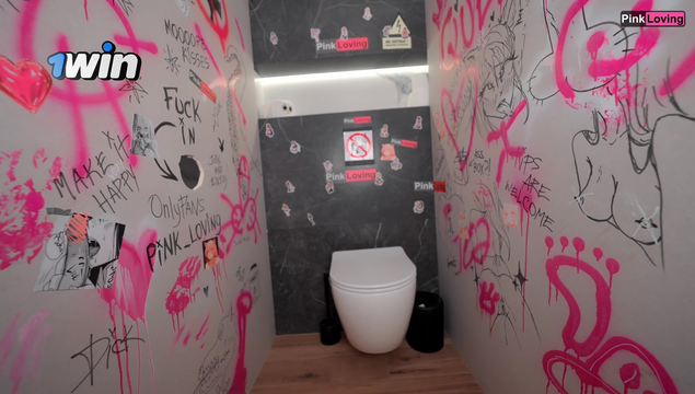 Глорихол порно в туалете – милашка сосет член и трахается через дырку в стене