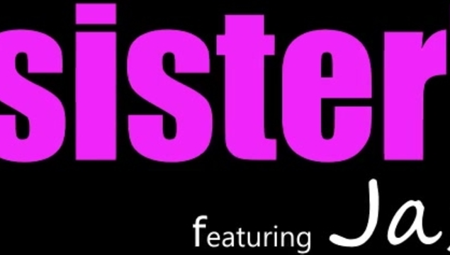 Склонил младшую сестру к инцесту, застав её за мастурбацией