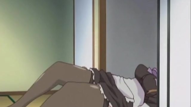 Секси горничная мастурбирует перед хозяином